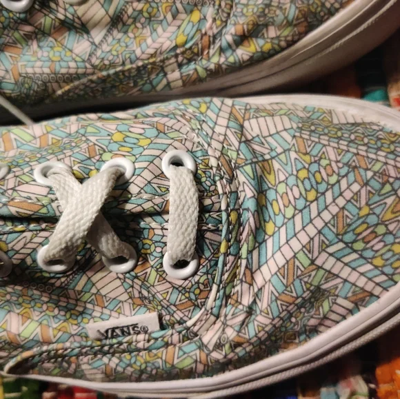 2 pairs of vans - Picture 5 of 5